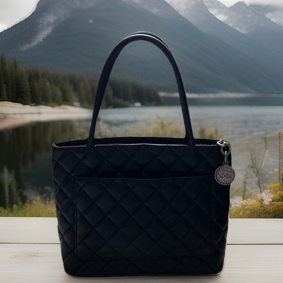 Chanel Medallion Black Quilted Caviar Skin Tote with Aged Silver Hardware - Picture 4 of 15